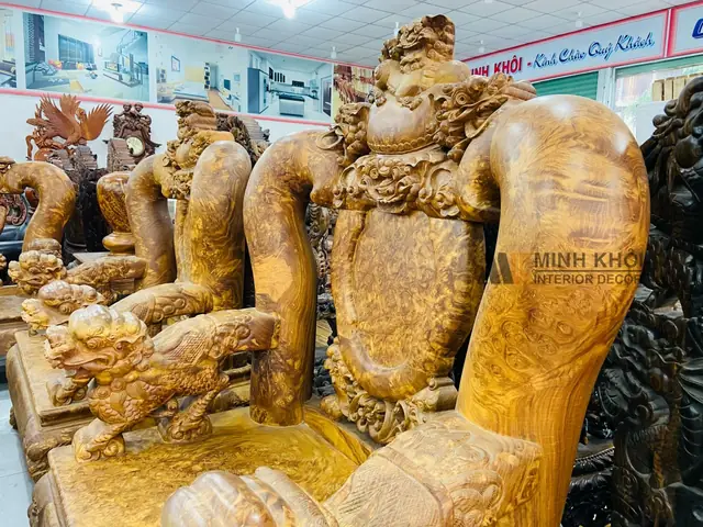 Bộ Bàn Ghế Gỗ Đắt Nhất Việt Nam: Khám Phá Những Kiệt Tác Sang Trọng Hàng Chục Tỷ Đồng