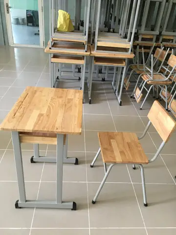 Bàn Ghế Gỗ Học Sinh Tiểu Học: Tiêu Chuẩn, Kích Thước & Mẫu Mã Đẹp