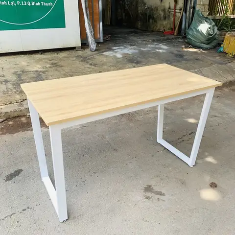 Bàn Làm Việc Chân Sắt Tphcm: Mẫu Mã, Giá Tốt & Địa Chỉ Mua Uy Tín