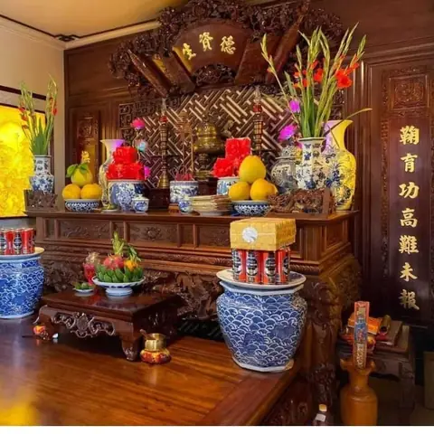 Hướng Dẫn Chọn Và Bố Trí Bàn Thờ Hợp Phong Thủy Rước Tài Lộc, May Mắn