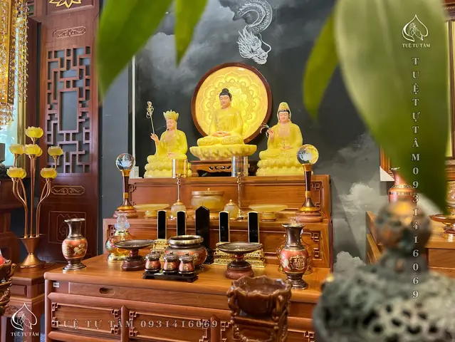 Bàn Thờ Phật Tam Cấp: Mẫu Đẹp, Cách Chọn & Bài Trí Chuẩn Phong Thủy