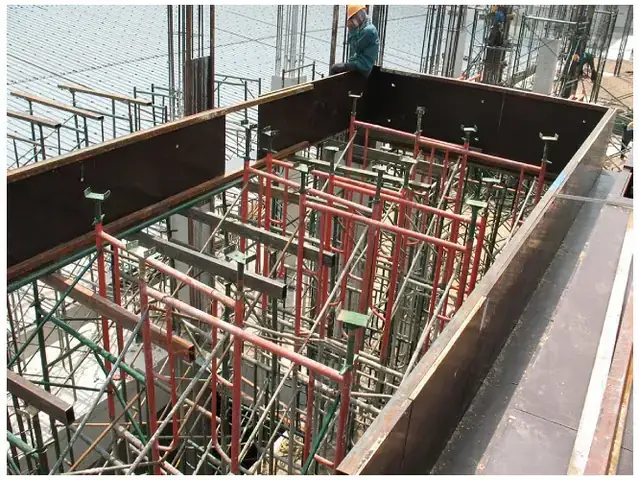 Báo Giá Khung Xương Nhôm Ván Khuôn: Yếu Tố Ảnh Hưởng & Bảng Giá Chi Tiết