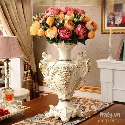 Bình Hoa Tân Cổ Điển: Sang Trọng, Tinh Tế Cho Không Gian Sống Bình Hoa Tân Cổ Điển: Sang Trọng, Tinh Tế Cho Không Gian Sống
