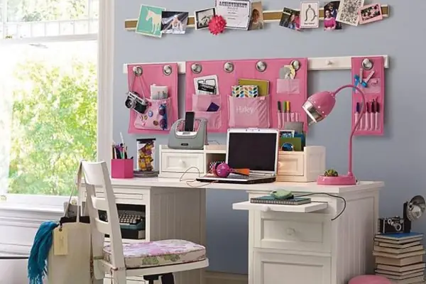 15+ Ý Tưởng Trang Trí Bàn Học Cũ Đơn Giản, Sáng Tạo & Khơi Nguồn Cảm Hứng