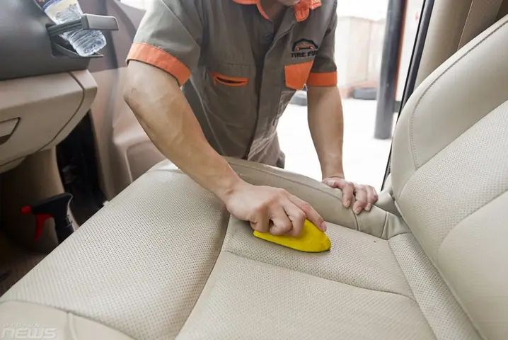 Cách Vệ Sinh Ghế Da Tại Nhà Hiệu Quả & Đơn Giản Theo Chuyên Gia