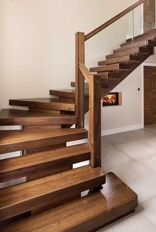 Cầu Thang Gỗ Óc Chó: Báo Giá Thi Công, Đặc Điểm Và Lưu Ý Quan Trọng