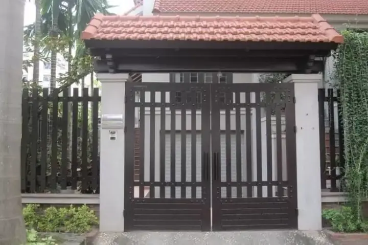 Top Mẫu Cổng Nhà Đẹp Nông Thôn: Đơn Giản, Sang Trọng & Phong Thủy