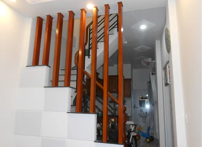Cột Trang Trí Cầu Thang: Mẫu Đẹp, Cách Chọn & Ý Tưởng Thiết Kế Sang Trọng