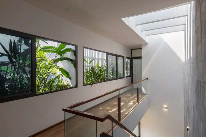 Cửa Sổ Hướng Tây Nam: Có Nên Mở & Cách Tối Ưu Phong Thủy, Phong Cách