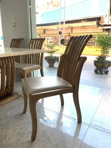 Ghế Bàn Ăn Bọc Nệm: Chọn Lựa Chất Lượng, Đẹp Mắt Cho Không Gian Nhà Bạn