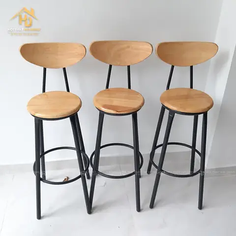 Ghế Quầy Bar Chân Gỗ: Mẫu Mã, Lưu Ý Chọn Mua & Ứng Dụng Thực Tế