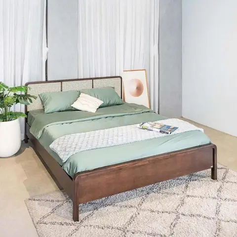 Giường Cưới Có Nên Nằm Trước Không: Giải Đáp Quan Niệm Dân Gian & Lưu Ý Phong Thủy