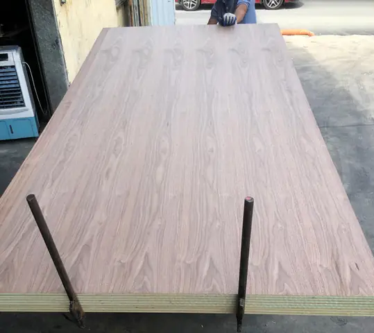 Gỗ Mdf Phủ Veneer Óc Chó: Báo Giá, Đặc Điểm & Ứng Dụng Nội Thất Cao Cấp