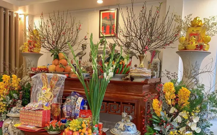 Hình Ảnh Thờ Cúng Tổ Tiên: Ý Nghĩa, Mẫu Đẹp Và Cách Bài Trí Chuẩn Phong Thủy Hình Ảnh Thờ Cúng Tổ Tiên: Ý Nghĩa, Mẫu Đẹp Và Cách Bài Trí Chuẩn Phong Thủy