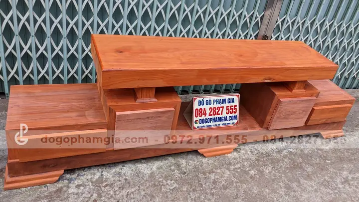 Kệ Tivi Gỗ Nguyên Khối: Các Mẫu Đẹp, Bền & Kinh Nghiệm Chọn Mua