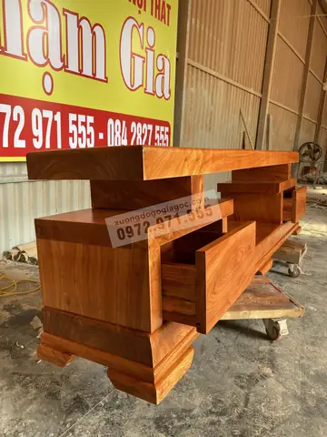 Kệ Tivi Gỗ Nguyên Khối: Các Mẫu Đẹp, Bền & Kinh Nghiệm Chọn Mua
