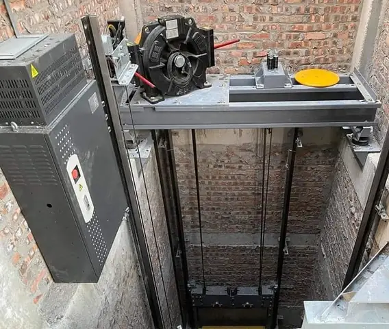 Hành Vi Trong Thang Máy: Quấy Rối Tình Dục Và Cách Xử Lý Khi Gặp Sự Cố