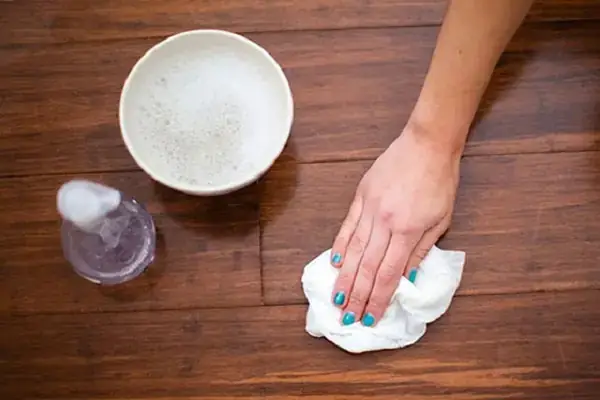 Lau Đồ Gỗ Bằng Gì Để Sạch Sáng, Không Hư Hại? Mẹo Hay Tại Nhà