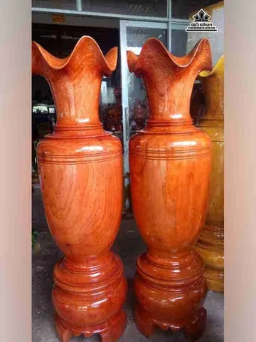 Lục Bình Gỗ Lát Xoan: Hướng Dẫn Chọn Mua, Bài Trí Phong Thủy & Báo Giá Lục Bình Gỗ Lát Xoan: Hướng Dẫn Chọn Mua, Bài Trí Phong Thủy & Báo Giá