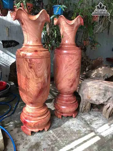 Lục Bình Gỗ Lát Xoan: Hướng Dẫn Chọn Mua, Bài Trí Phong Thủy & Báo Giá Lục Bình Gỗ Lát Xoan: Hướng Dẫn Chọn Mua, Bài Trí Phong Thủy & Báo Giá
