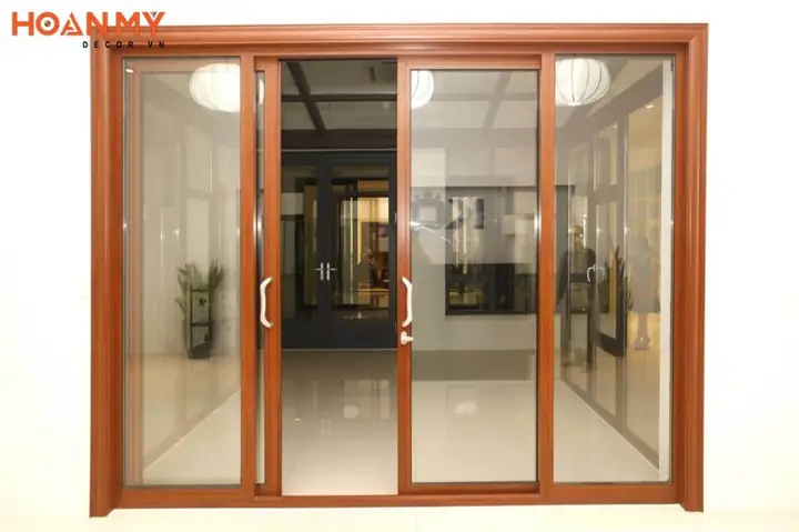 Top 50+ Mẫu Cửa Phòng Khách Đẹp, Hiện Đại & Sang Trọng Nhất 2026