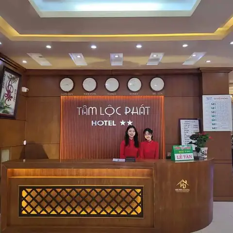 50+ Mẫu Quầy Lễ Tân Khách Sạn Đẹp, Sang Trọng & Ấn Tượng Nhất 2025
