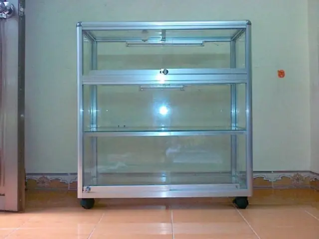 Mua Tủ Nhôm Kính Cũ Giá Rẻ: Kinh Nghiệm, Nơi Bán & Lưu Ý Quan Trọng
