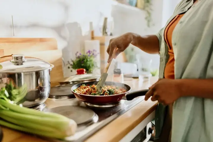Mẹo Vặt Nhà Bếp Thông Minh Giúp Nấu Ăn Hiệu Quả Và Tiết Kiệm Thời Gian