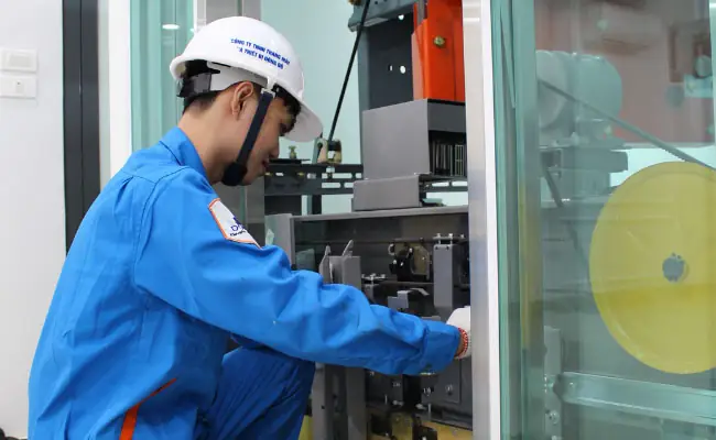 Nhân Viên Bảo Trì Thang Máy: Nhiệm Vụ, Lương, Tuyển Dụng & Cơ Hội Nghề Nghiệp