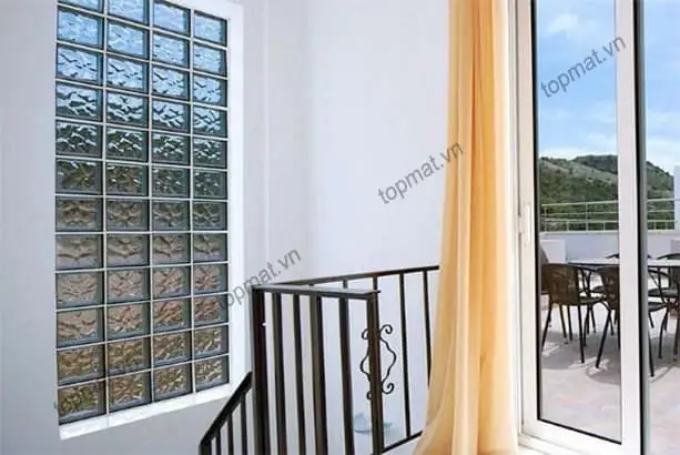 Gạch Kính Lấy Sáng Cầu Thang: Cấu Tạo, Ứng Dụng & Lưu Ý Sử Dụng Hiệu Quả