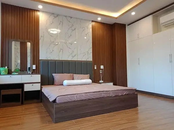 Tấm Nhựa Ốp Tường Pvc Phòng Ngủ: Mẫu Đẹp, Bền & Lợi Ích Bất Ngờ Tấm Nhựa Ốp Tường Pvc Phòng Ngủ: Mẫu Đẹp, Bền & Lợi Ích Bất Ngờ