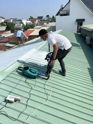 Sơn Chống Nóng Mái Nhà: Nên Chọn Loại Nào, Hiệu Quả Ra Sao & Lưu Ý Quan Trọng