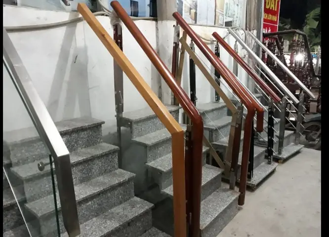 Báo Giá & Kinh Nghiệm Chọn Tay Vịn Cầu Thang Gỗ Giá Rẻ Phổ Biến