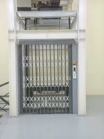 Thang Máy Vận Chuyển Hàng: Báo Giá, Kích Thước & Lựa Chọn Phù Hợp