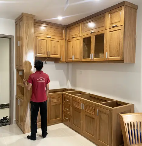 Thi Công Tủ Bếp Gỗ Tự Nhiên: Báo Giá & Mẫu Đẹp 2026