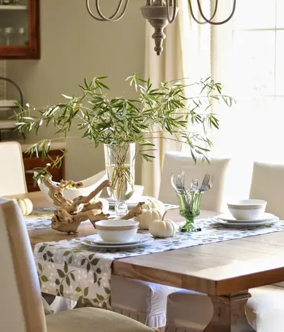 Trang Trí Bàn Ăn Đơn Giản: Hướng Dẫn Decor Đẹp Mắt, Thu Hút