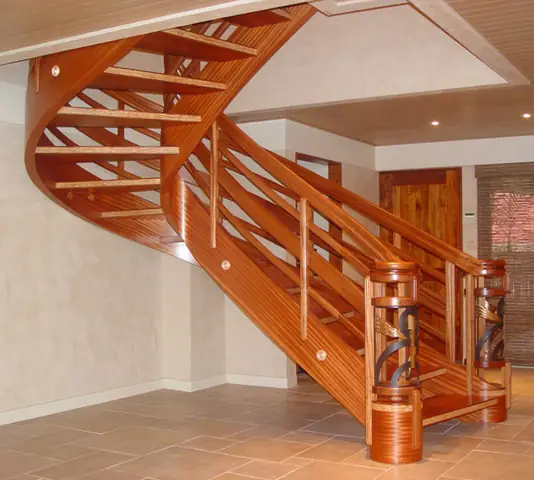 30+ Mẫu Trụ Cầu Thang Gỗ Đẹp Nhất Hiện Nay & Cách Chọn