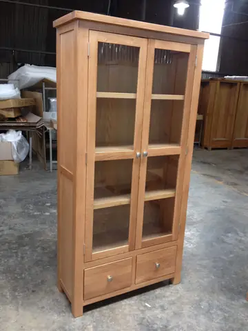 Tủ Trưng Bày Gỗ Sồi: Mẫu Đẹp, Giá Tốt Và Kinh Nghiệm Chọn Mua